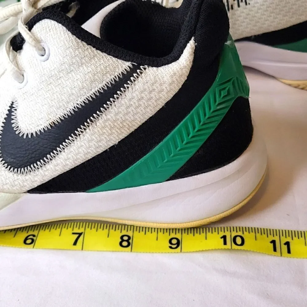 Nike. Kyrie Flytrap Basketball Shoes. Youth size 7.